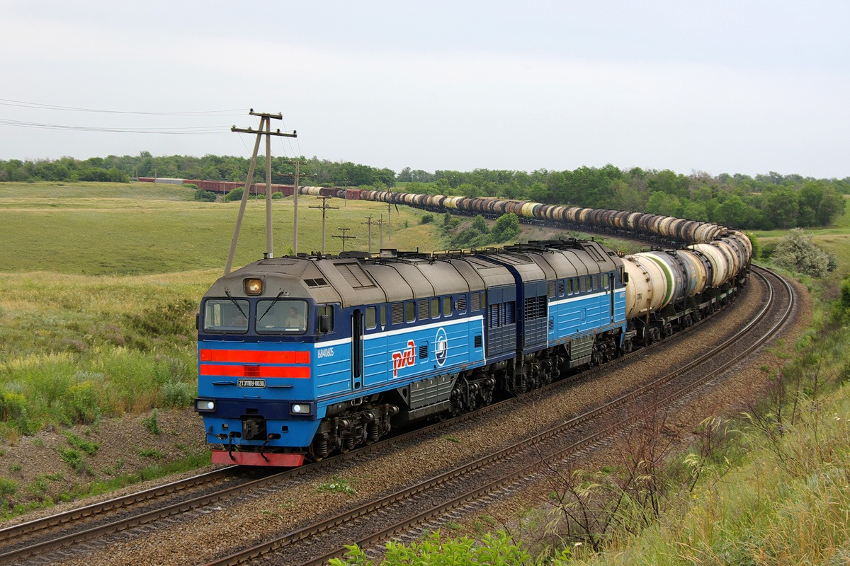 Тепловоз 2ТЭ116У-0030 с грузовым составом