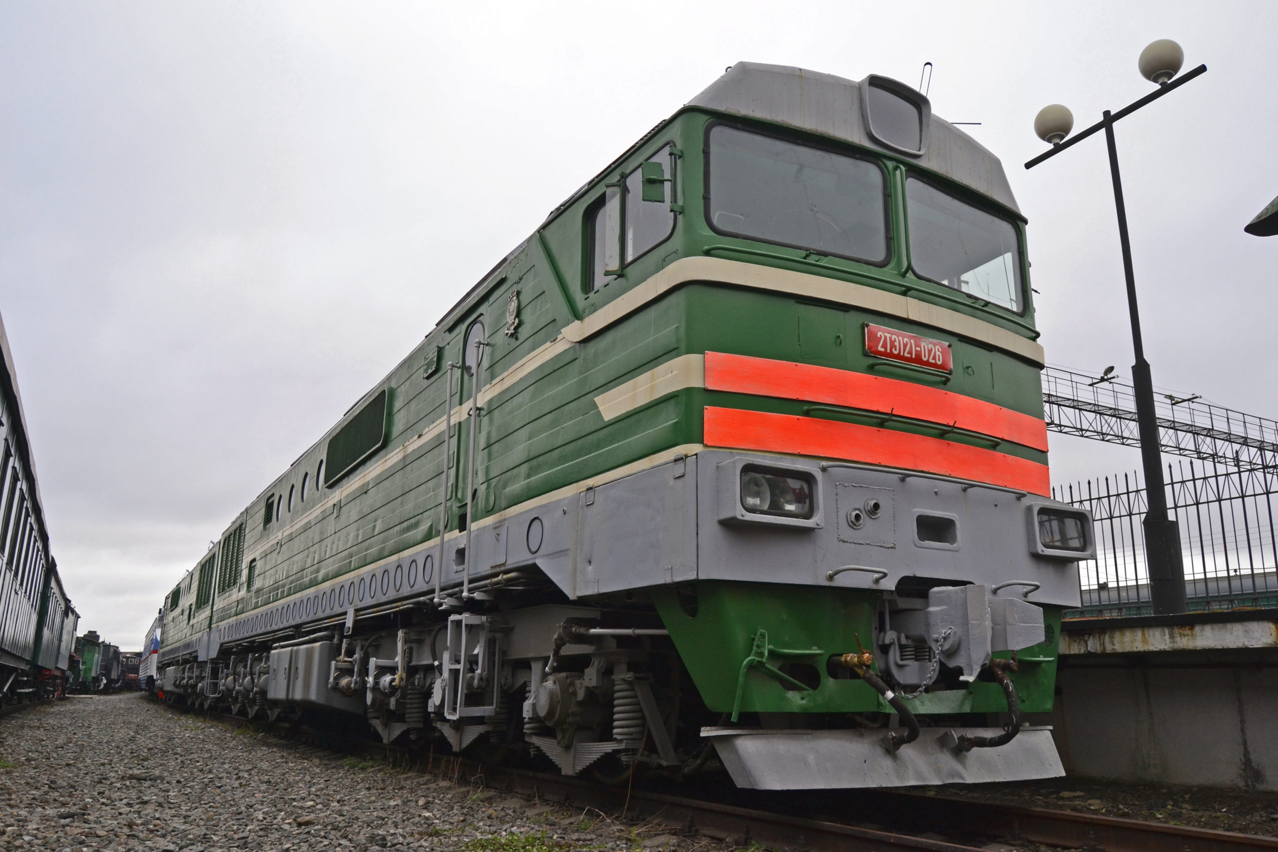 Тепловоз 2ТЭ121 — технические характеристики и устройство