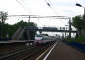 Электропоезд ЭР200 на главном ходу в 2005 году