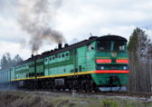 Тепловоз 2ТЭ10В-4753 с грузовым поездом, Челябинская область, перегон Ай–Титан